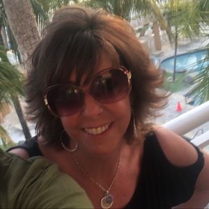 Meet your Posher, Paula